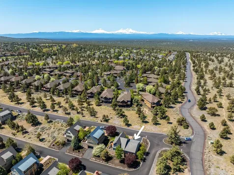 208 Parks Loop Redmond OR 97756