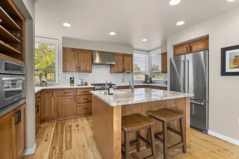 208 Parks Loop Redmond OR 97756