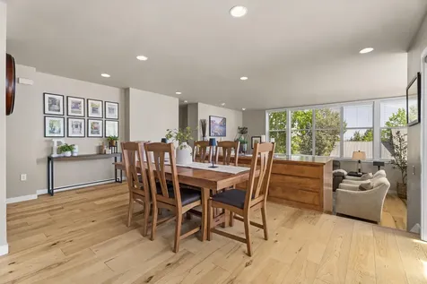 208 Parks Loop Redmond OR 97756
