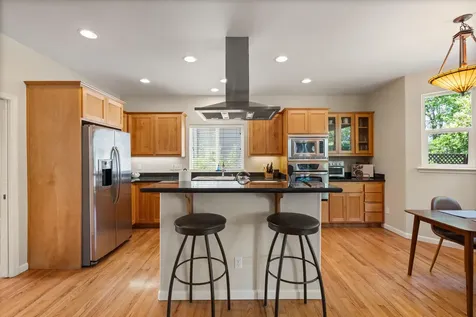 1821 Summer Place Talent OR 97540