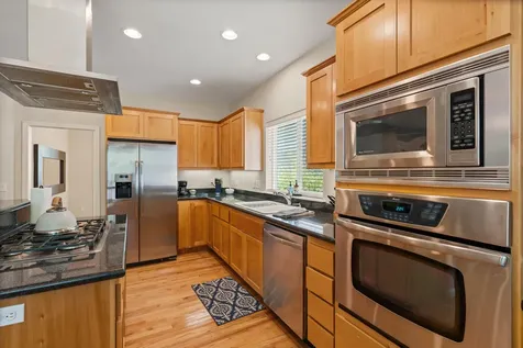 1821 Summer Place Talent OR 97540