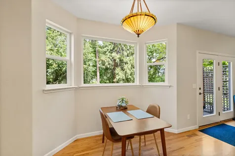 1821 Summer Place Talent OR 97540