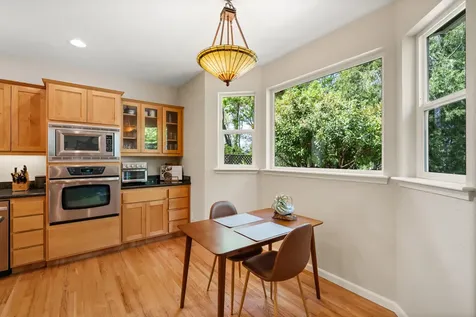 1821 Summer Place Talent OR 97540