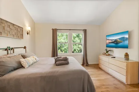 1821 Summer Place Talent OR 97540