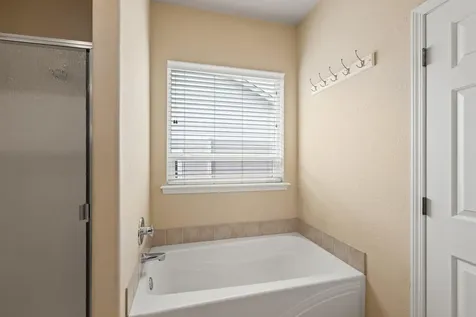 1821 Summer Place Talent OR 97540