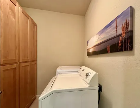 1821 Summer Place Talent OR 97540