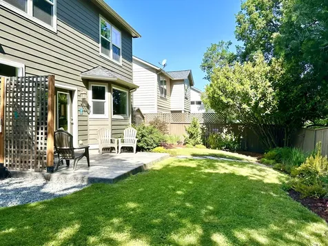 1821 Summer Place Talent OR 97540