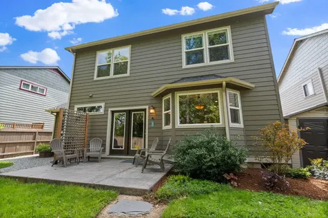 1821 Summer Place Talent OR 97540