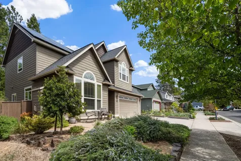 1821 Summer Place Talent OR 97540