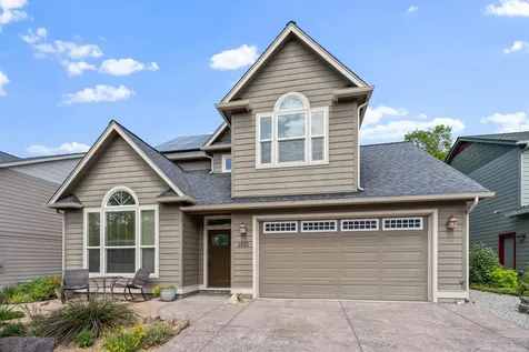 1821 Summer Place Talent OR 97540