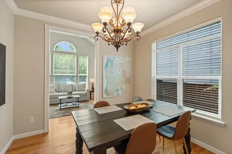1821 Summer Place Talent OR 97540