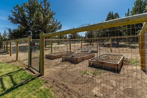 60575 Ward Road Bend OR 97702