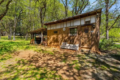 962 E Jones Creek Road Grants Pass OR 97526