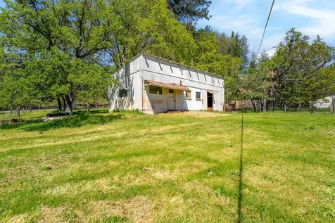 962 E Jones Creek Road Grants Pass OR 97526