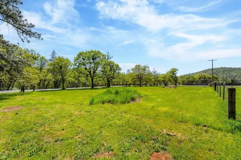 962 E Jones Creek Road Grants Pass OR 97526