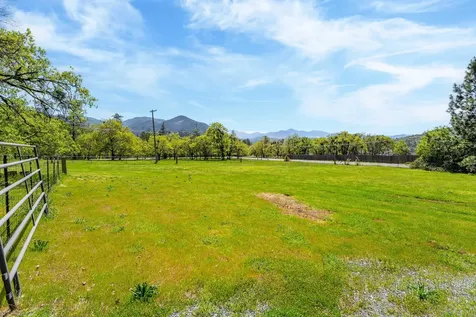 962 E Jones Creek Road Grants Pass OR 97526