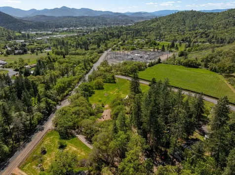 962 E Jones Creek Road Grants Pass OR 97526