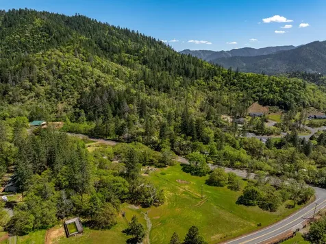 962 E Jones Creek Road Grants Pass OR 97526