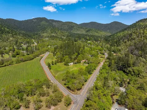 962 E Jones Creek Road Grants Pass OR 97526