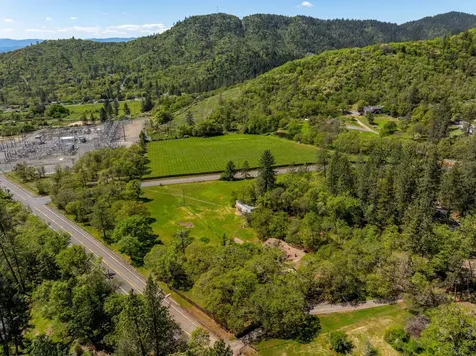 962 E Jones Creek Road Grants Pass OR 97526