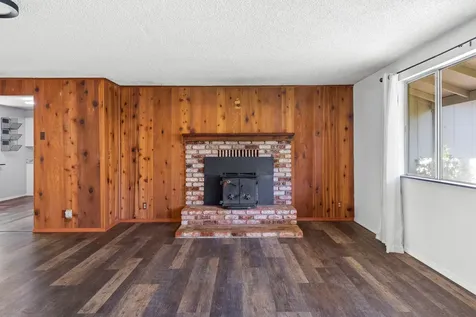 962 E Jones Creek Road Grants Pass OR 97526