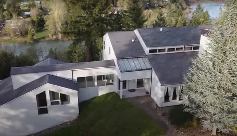 395 Rio Nes Lane Roseburg OR 97470