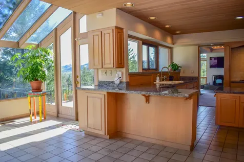 395 Rio Nes Lane Roseburg OR 97470