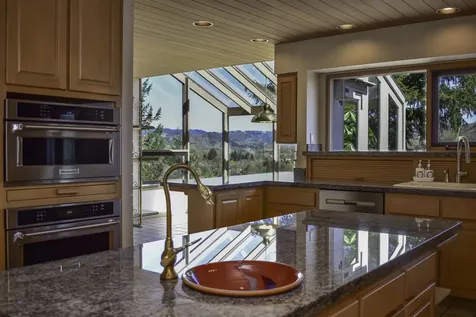 395 Rio Nes Lane Roseburg OR 97470
