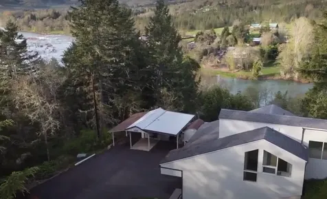 395 Rio Nes Lane Roseburg OR 97470