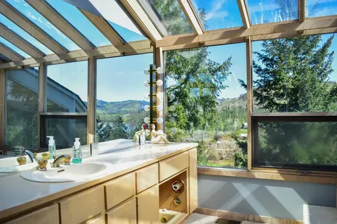 395 Rio Nes Lane Roseburg OR 97470