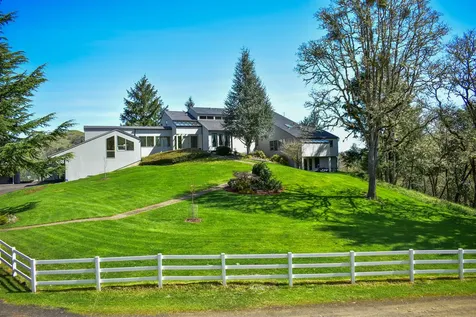 395 Rio Nes Lane Roseburg OR 97470
