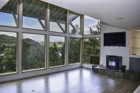 395 Rio Nes Lane Roseburg OR 97470