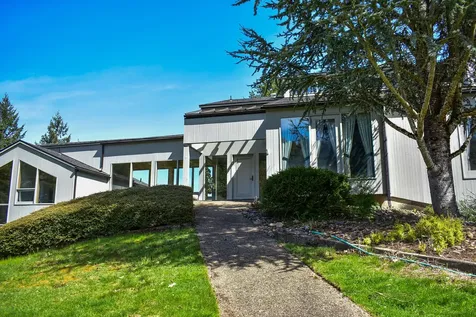 395 Rio Nes Lane Roseburg OR 97470