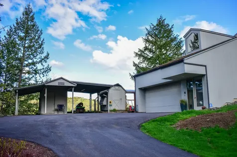 395 Rio Nes Lane Roseburg OR 97470