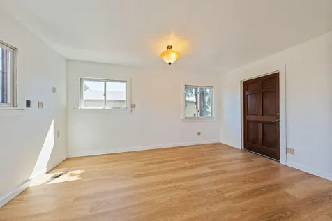 355 NW Delaware Avenue Bend OR 97703