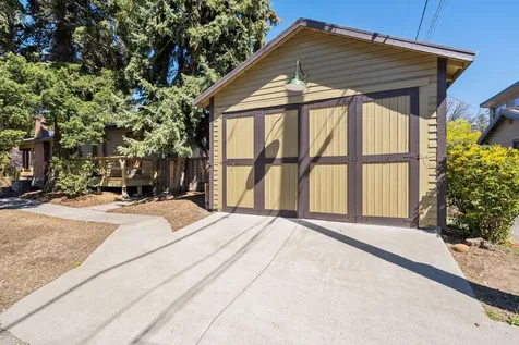 355 NW Delaware Avenue Bend OR 97703