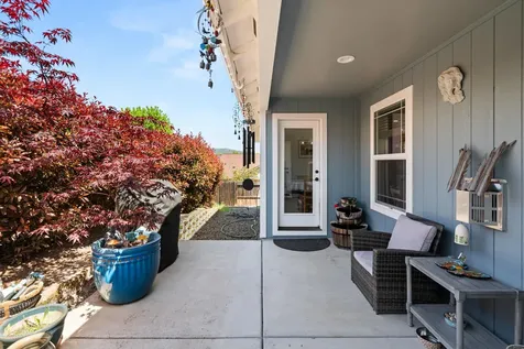 467 N Deanjou Avenue Eagle Point OR 97524