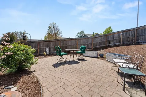 467 N Deanjou Avenue Eagle Point OR 97524