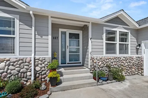 467 N Deanjou Avenue Eagle Point OR 97524