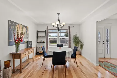 467 N Deanjou Avenue Eagle Point OR 97524