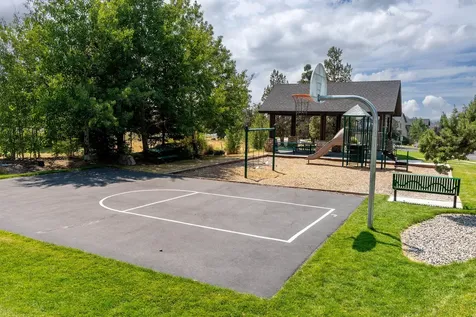 2744 SW 47th Street Redmond OR 97756