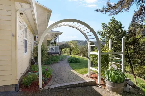 2875 Mel Lowe Lane Medford OR 97501