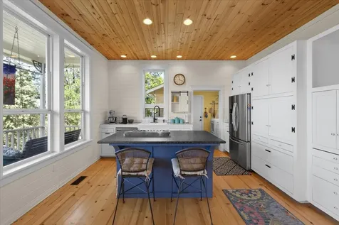 2875 Mel Lowe Lane Medford OR 97501