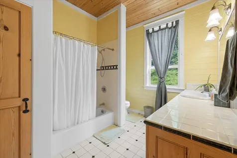 2875 Mel Lowe Lane Medford OR 97501