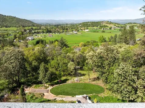 2875 Mel Lowe Lane Medford OR 97501