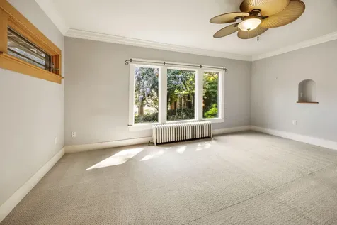558 Holly Street Ashland OR 97520
