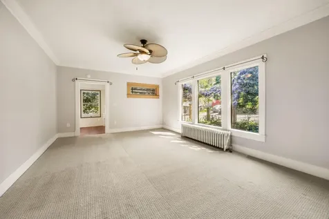 558 Holly Street Ashland OR 97520