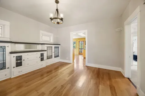 558 Holly Street Ashland OR 97520