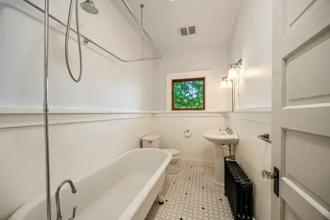 558 Holly Street Ashland OR 97520