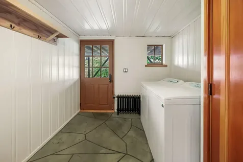 558 Holly Street Ashland OR 97520